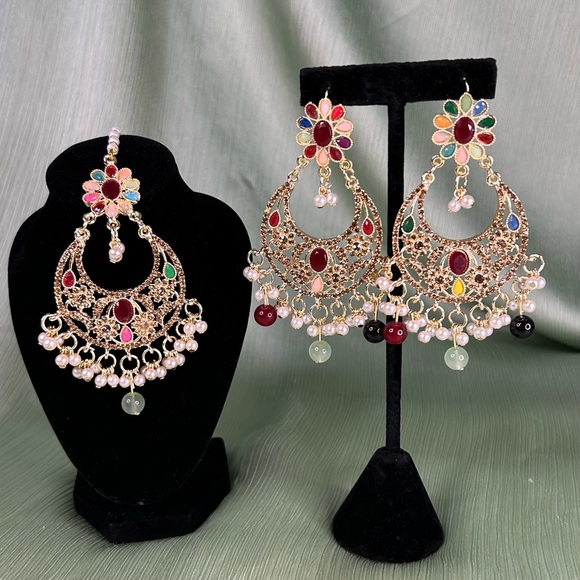 Beautiful Golden With Multi Color Gems And Pearls Earrings and Tikka Set. - Picture 3 of 8